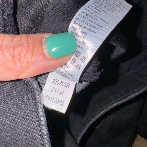 Spanx Vintage Distressed Ankle Skinny Jeans Size Large Black 20213R 
Size L - Picture 9 of 11